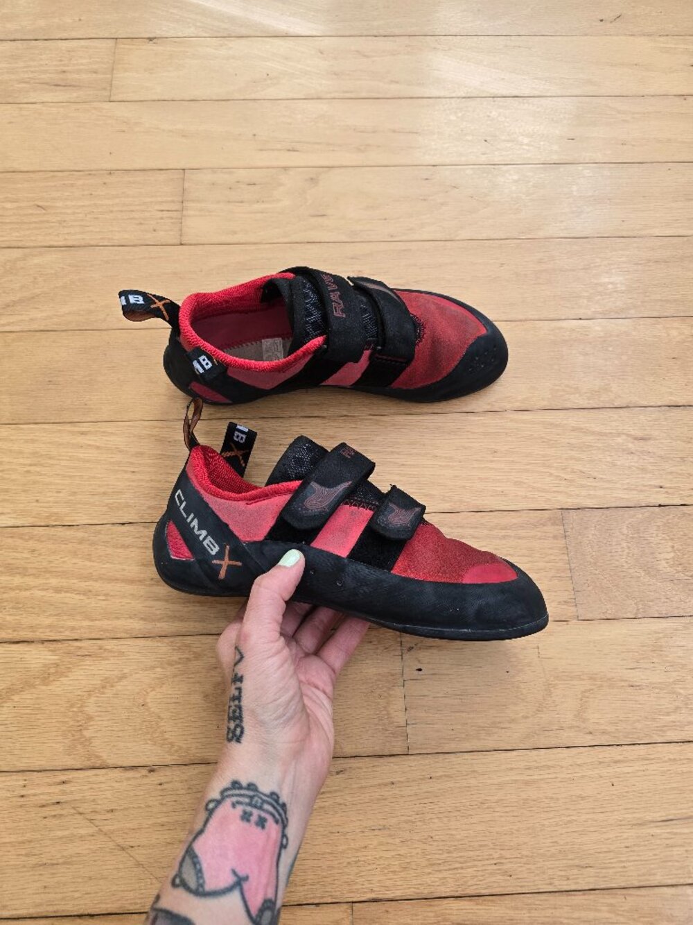 Climb X | Rave Strap red black sporty rock climbing shoes | MENS 7.5